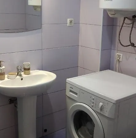 Lovely Next To Salt Room, Bus Station Apartment