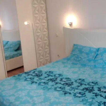 Lovely Next To Salt Room, Bus Station Apartament *