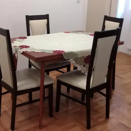Apartment Lovely Next To Salt Room, Bus Station *