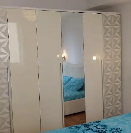 Lovely Next To Salt Room, Bus Station Apartment *
