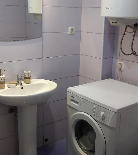 Lovely Next To Salt Room, Bus Station Apartment