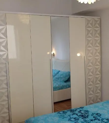 Lovely Next To Salt Room, Bus Station Apartament *