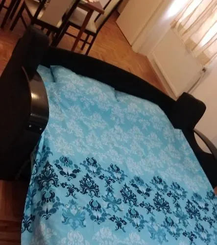 Lovely Next To Salt Room, Bus Station Apartment *